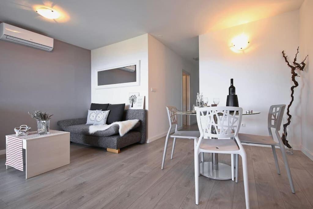Apartment Kokolo Drage Buitenkant foto