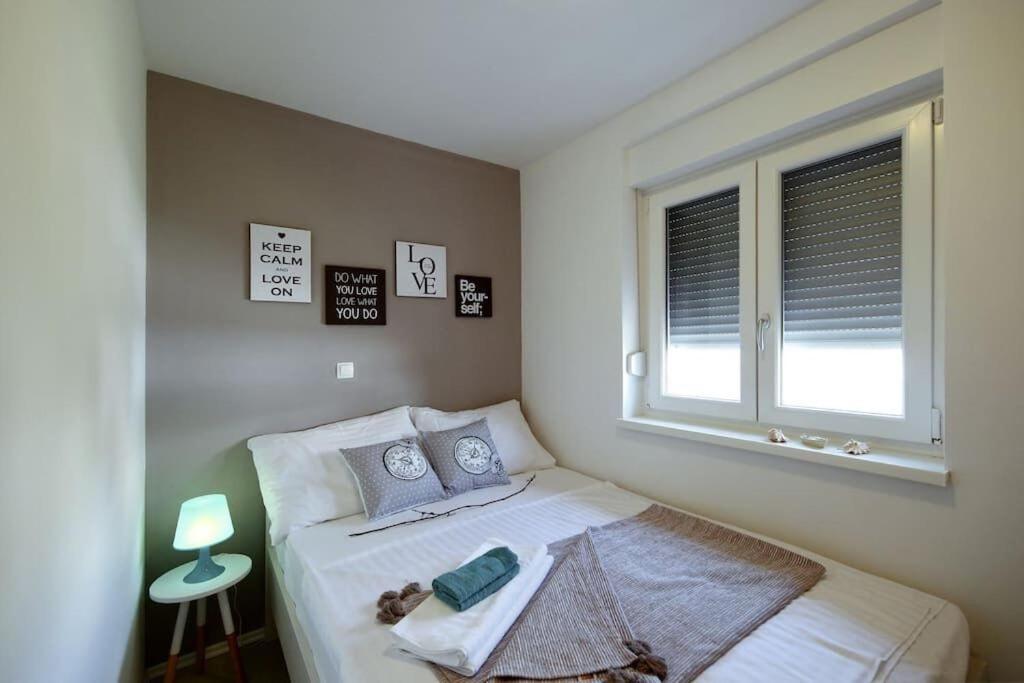 Apartment Kokolo Drage Buitenkant foto